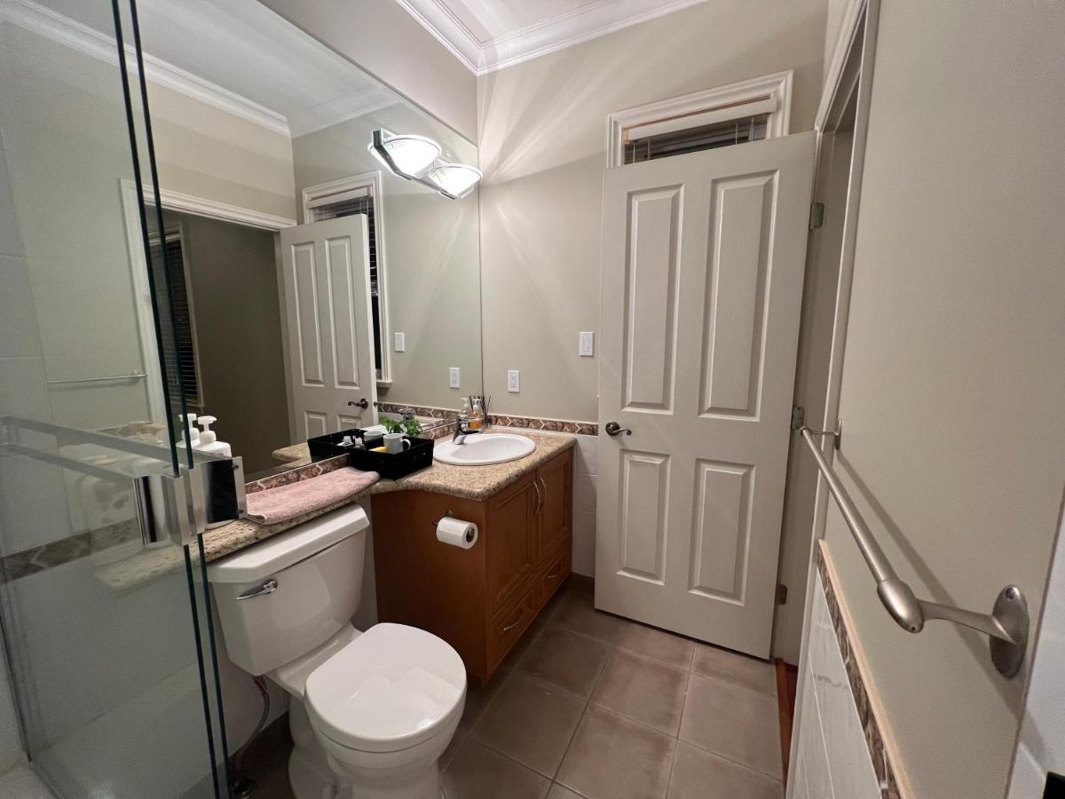 Lucky Room, A Comfortable Bedroom With Private Bathroom Close To Yvr ריצ'מונד מראה חיצוני תמונה