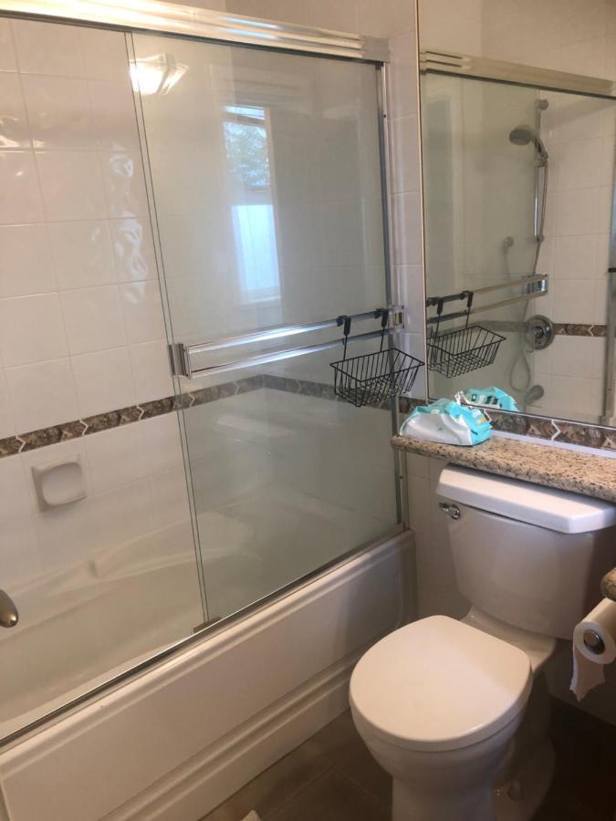 Lucky Room, A Comfortable Bedroom With Private Bathroom Close To Yvr ריצ'מונד מראה חיצוני תמונה